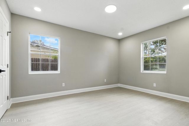 5618 MILMAR Drive S, Jacksonville, FL 32207