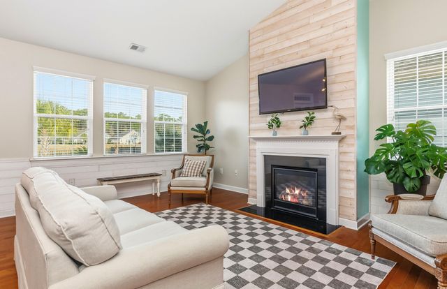 1960 Oxford St., Myrtle Beach, SC 29577