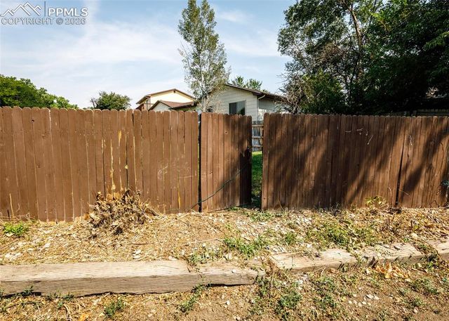 7 Briargate Terrace, Pueblo, CO 81001