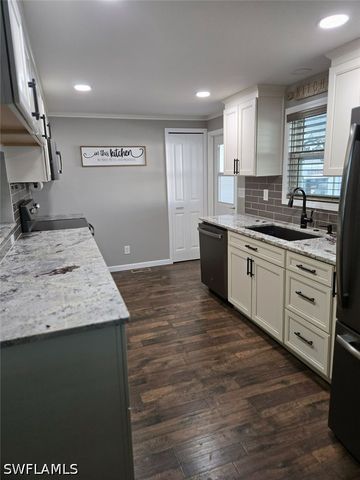 114 Elise DR, Fort Myers, FL 33908