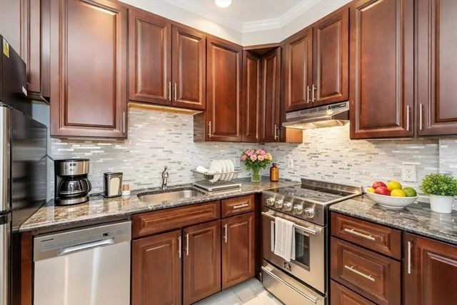 365 Beacon St, Boston, MA 02116