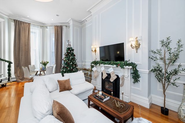 365 Beacon St, Boston, MA 02116
