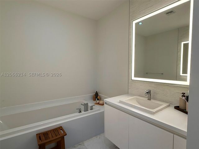 701 N Fort Lauderdale Blvd 214, Fort Lauderdale, FL 33304