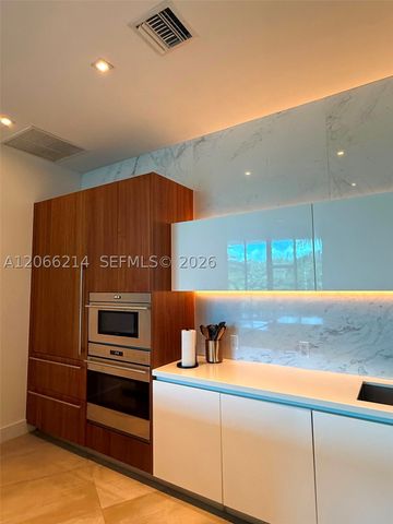 701 N Fort Lauderdale Blvd 214, Fort Lauderdale, FL 33304