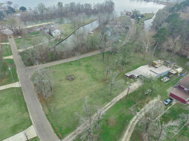 26 Lakeview Drive, Huntsville, TX 77320