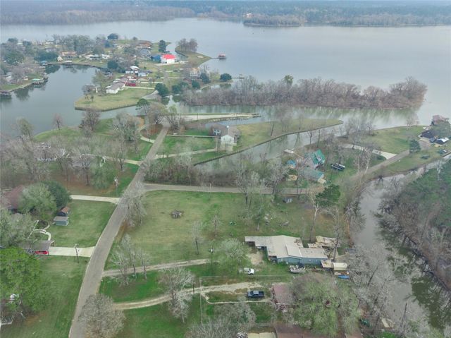 26 Lakeview Drive, Huntsville, TX 77320