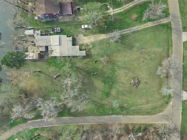 26 Lakeview Drive, Huntsville, TX 77320