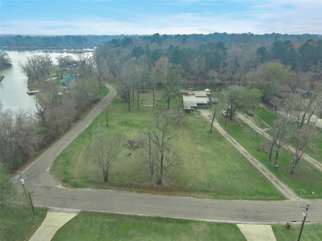 26 Lakeview Drive, Huntsville, TX 77320