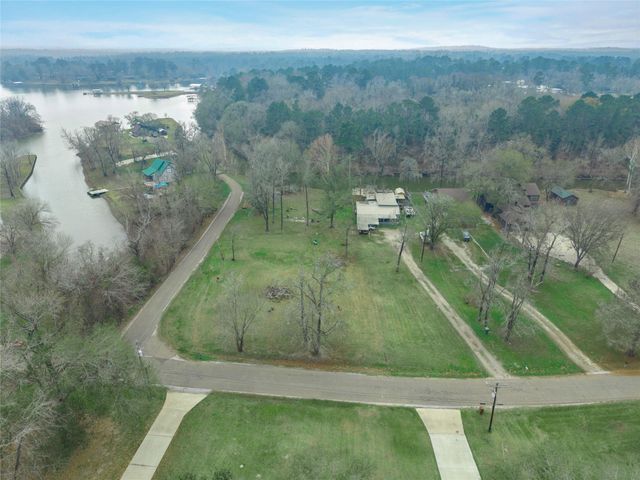 26 Lakeview Drive, Huntsville, TX 77320