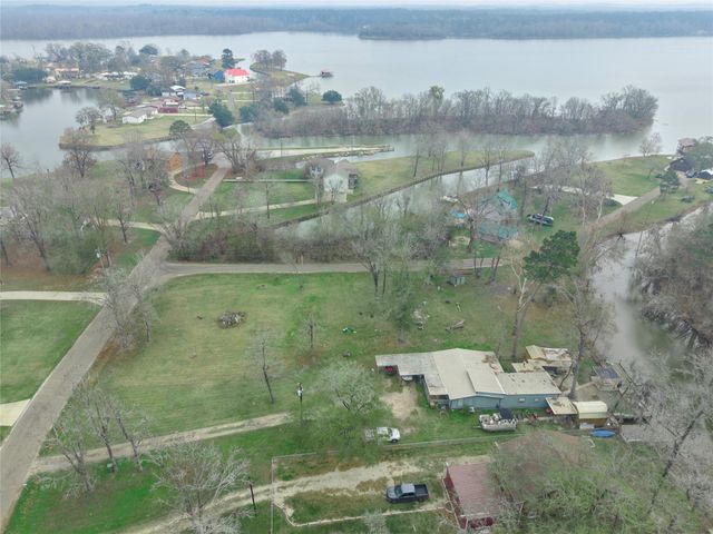 26 Lakeview Drive, Huntsville, TX 77320