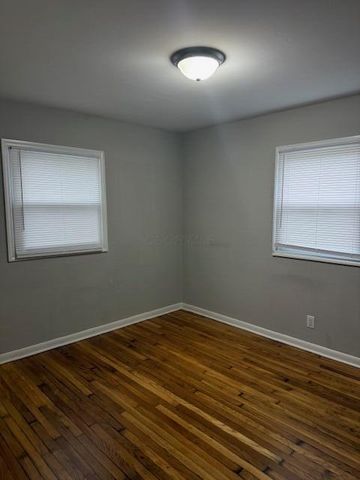 886 Carolyn Avenue, Columbus, OH 43224