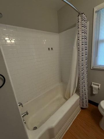 886 Carolyn Avenue, Columbus, OH 43224