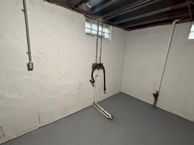 886 Carolyn Avenue, Columbus, OH 43224