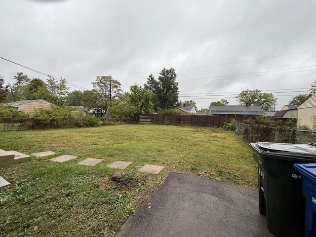 886 Carolyn Avenue, Columbus, OH 43224