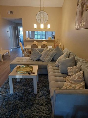 4821 WINSLOW BEACON 42, Sarasota, FL 34235