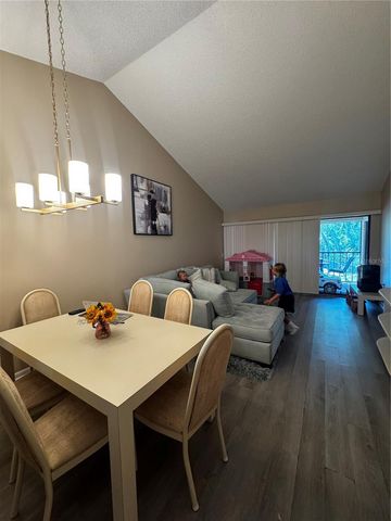 4821 WINSLOW BEACON 42, Sarasota, FL 34235