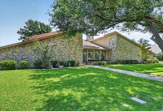 4001 Snow Creek Drive, Fort Worth, TX 76008