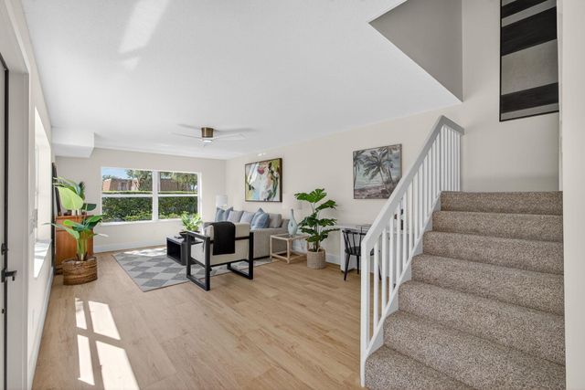 3103 Kingston Court, West Palm Beach, FL 33409