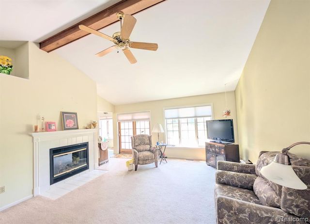9362 Bennett Lake Road, Fenton, MI 48430