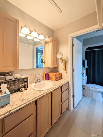 9362 Bennett Lake Road, Fenton, MI 48430