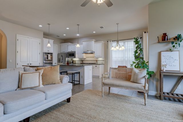 542 Tranquil Oak, San Antonio, TX 78260