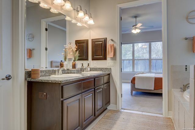 542 Tranquil Oak, San Antonio, TX 78260