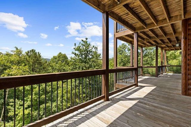 9 Kensington Drive, Mineral Bluff, GA 30559
