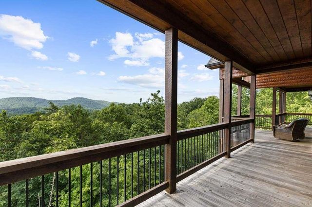 9 Kensington Drive, Mineral Bluff, GA 30559