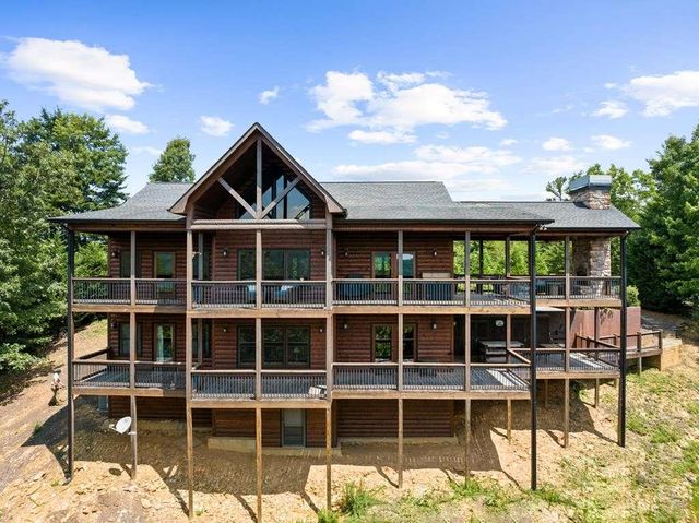 9 Kensington Drive, Mineral Bluff, GA 30559