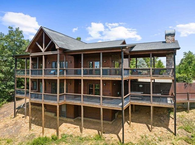 9 Kensington Drive, Mineral Bluff, GA 30559