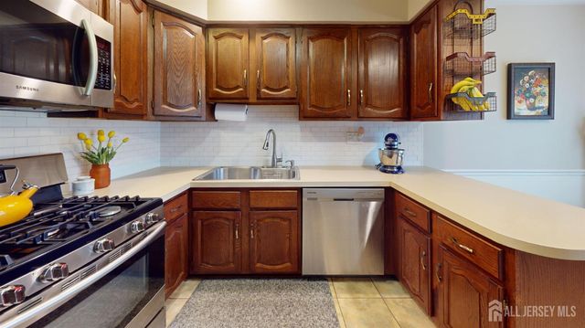 169 Nathan Drive, North Brunswick, NJ 08902