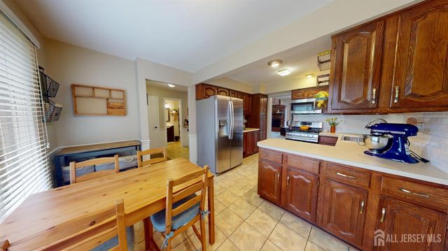 169 Nathan Drive, North Brunswick, NJ 08902