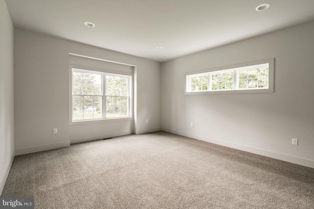 105 LAKE RD, Elizabethtown, PA 17022