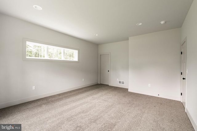 105 LAKE RD, Elizabethtown, PA 17022