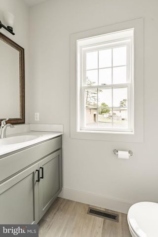 105 LAKE RD, Elizabethtown, PA 17022