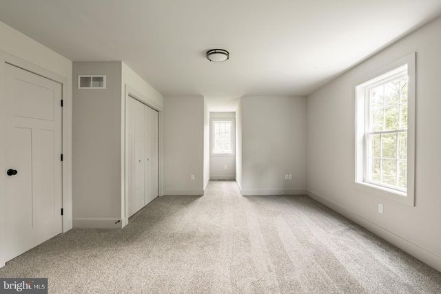 105 LAKE RD, Elizabethtown, PA 17022