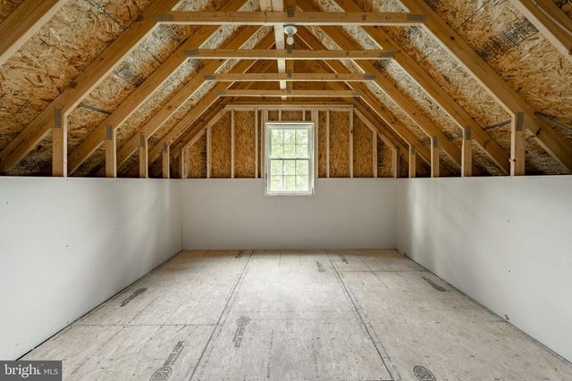 105 LAKE RD, Elizabethtown, PA 17022