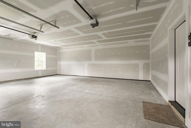 105 LAKE RD, Elizabethtown, PA 17022