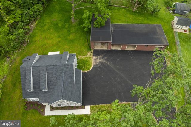 105 LAKE RD, Elizabethtown, PA 17022