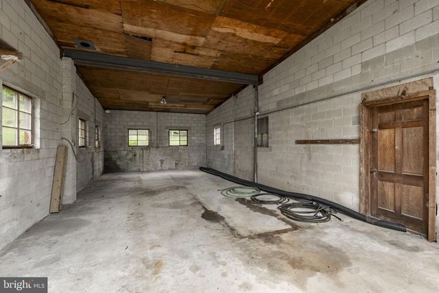 105 LAKE RD, Elizabethtown, PA 17022