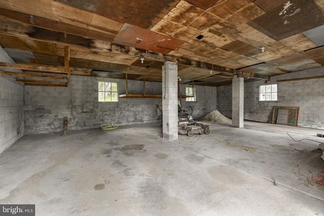 105 LAKE RD, Elizabethtown, PA 17022