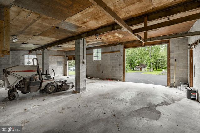 105 LAKE RD, Elizabethtown, PA 17022