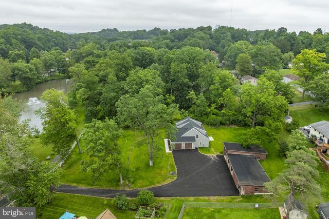 105 LAKE RD, Elizabethtown, PA 17022
