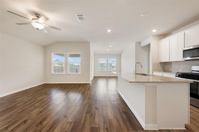 257 Fossil DR, Kyle, TX 78640