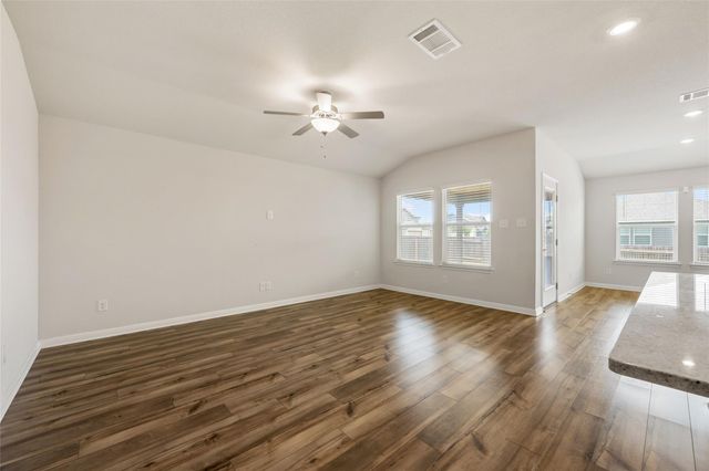 257 Fossil DR, Kyle, TX 78640