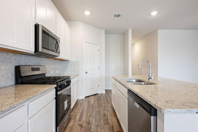 257 Fossil DR, Kyle, TX 78640