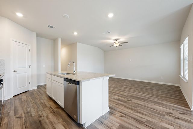 257 Fossil DR, Kyle, TX 78640