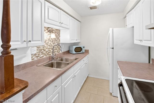 1480 Warren Road 708, Lakewood, OH 44107