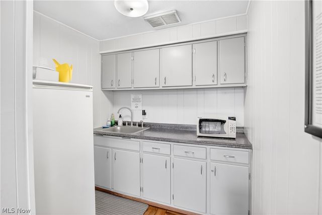 1480 Warren Road 708, Lakewood, OH 44107