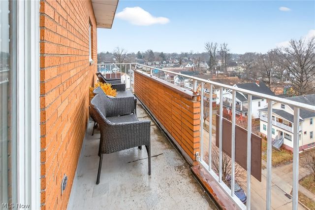 1480 Warren Road 708, Lakewood, OH 44107